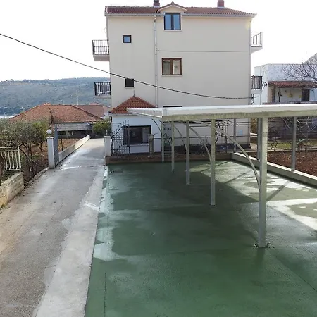 Marini Apartmani Trogir Exterior photo